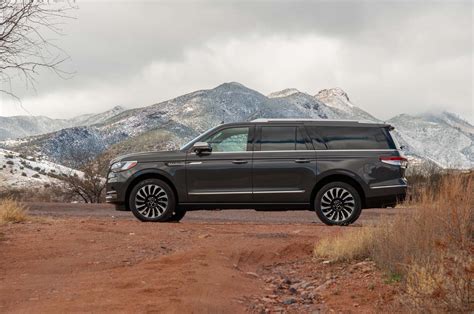 First Drive Review 2022 Lincoln Navigator Aims To Keep Up With Big Luxury