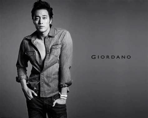 His pictorial within the pages is gorgeous, even though he's modeling for samsonite luggage… we want more! Totally So Ji Sub 소지섭 ♥: So Ji Sub in Giordano -more pix-