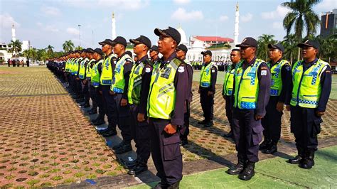 Tim bola voli putra lamongan sadang mhs praktis belum meraih kemenangan pada seri pertama putaran kedua proliga 2020 yang berlangsung di gor tri dharma petrokimia gresik, jatim, setelah pada laga terakhir mereka. Gaji Satpam Lamongan Gresik - Lowongan Kerja Dinas Tenaga ...