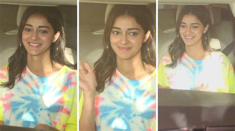 Cute😘 Ananya Pandey Was All Smile At The Paparazzi As She Attend