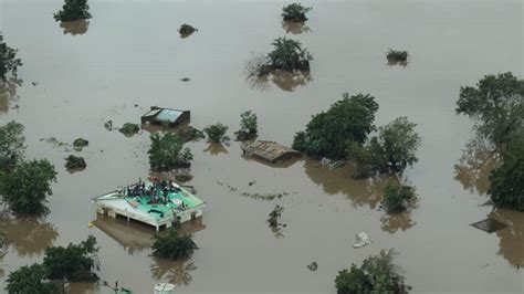 A tropical cyclone struck mozambique and several other countries in southern africa late last thursday, causing widespread flooding and destruction across the southeast corner of the continent. Over 1000 feared dead in cyclone Idai in Mozambique