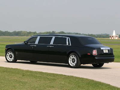 Bentley Spotting Rolls Royce Phantom Stretch Limousine