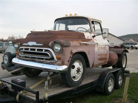 Sell Used 1957 Chevy Semitractor This Is What A Semi Was Backe In 1957