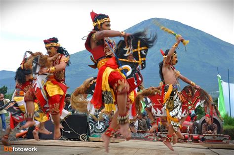 Baile Kuda Lumping Indonesia Kuda Seni Kuda Seni Tradisional