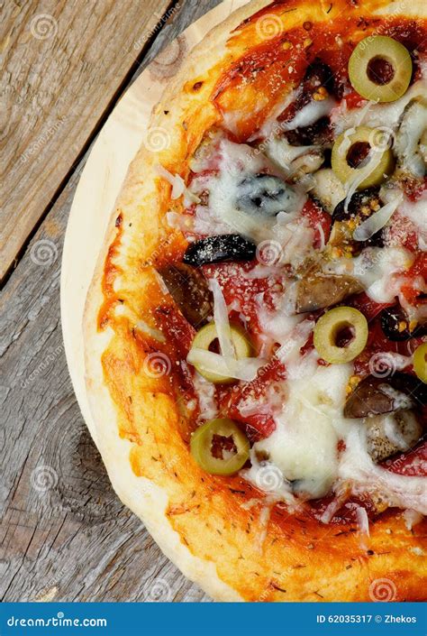 Mushroom And Olives Pizza Stock Image Image Of Pizza 62035317