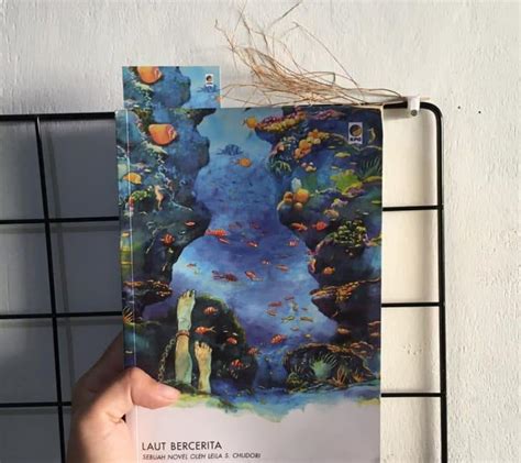 Review Buku - Oktober 2020 - Laut Bercerita (Leila S. Chudori) Oleh : Fatimah - Beranibaca