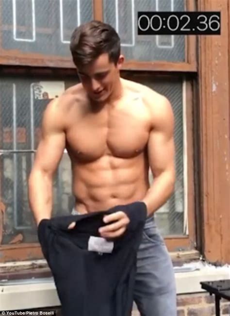 World S Hottest Teacher Pietro Boselli Takes His Shirt Off In Viral Video Daily Mail Online