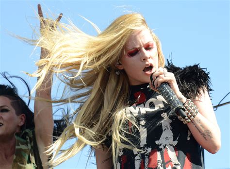 Flames performance live on jimmy kimmel was have you seen it happy international women's day. Avril Lavigne Announces First North American Tour In Five ...