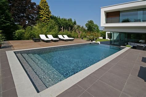 Which is the best bathroom store in the south east? Oxted, contemporary home in Surrey, England. - MyHouseIdea