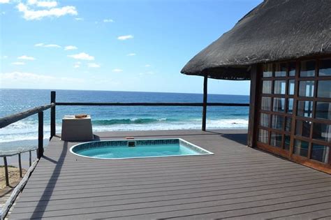 Praia de moçambique) is the longest beach on santa catarina island in brazil at 7.5 km in length. Mozambique Entire Beautiful Beach Home Inhambane, Praia ...