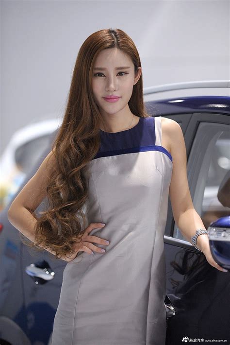 las modelos chinas más guapas y elegantes en la exposición de automóviles de guangzhou spanish