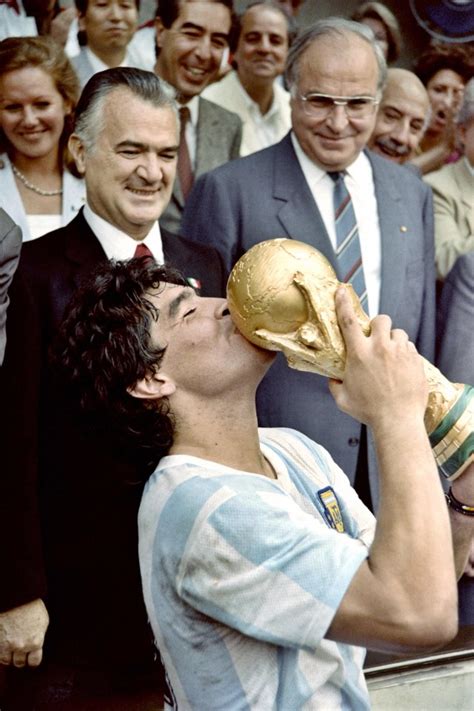 Ive Never Seen Anyone Like Maradona You Can Tell The History Of