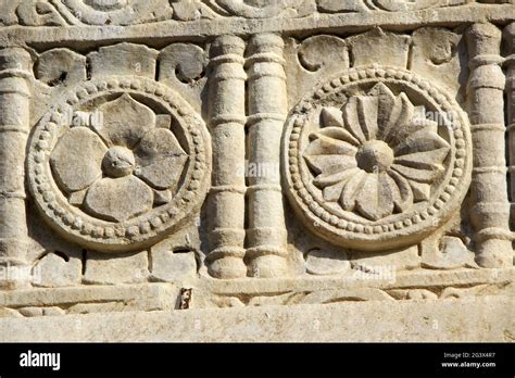 Carving Flower Petals In Stone Stock Photo Alamy