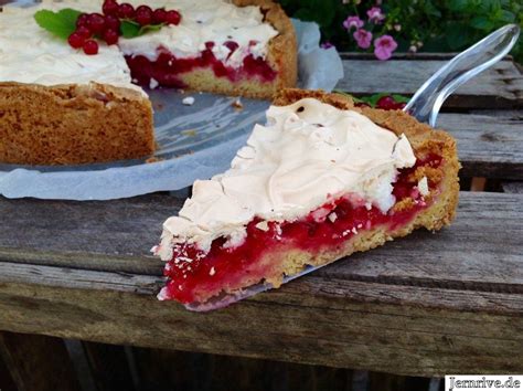 Schneller Johannisbeerkuchen mit frischen Früchten