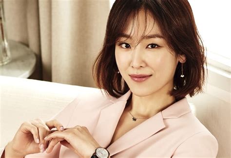 36, born 27 february 1985. Seo Hyun Jin Signs Contract With Gong Yoo's Agency | Soompi