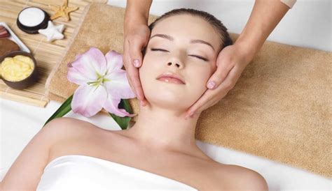Reasons Why Ayurvedic Facial Massage Is Beneficial For You L Ayuraura