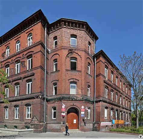 Europejskie Liceum Służb Mundurowych We Wrocławiu - Europejskie Liceum Służb Mundurowych we Wrocławiu, ul. Ślężna, Wrocław