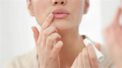 Your Dry Cracked And Itchy Lips Could Be Due To Cheilitis