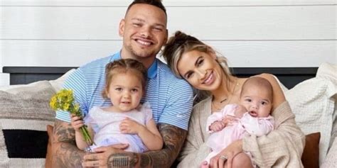 Kane Brown And His Wife Katelyn Brown Are All Smiles In New Photo With
