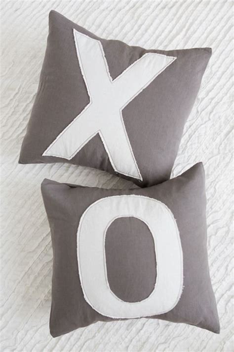 14 Cute Valentine Pillows Free Sewing Tutorials Valentines Pillows