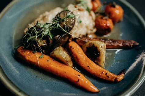 Le Jardin Cafe Restaurant Main Beach | Must Do Gold Coast