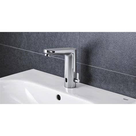 Issu de la gamme eurosmart comopolitan de grohe, le get 36366000 est un robinet automatique à. GROHE 36422000 Eurosmart. Robinet infrarouge lavabo