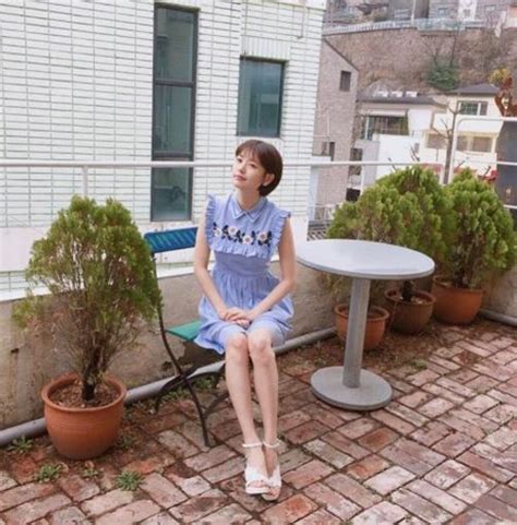 Twitter fanpage of actress jung so min. 정소민 숏컷단발 인형미모 전신샷, 워너비 그 자체
