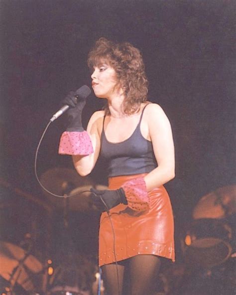 40 Fabulous Photos Show Fashion Styles Of Pat Benatar In The Late 1970s And During The 80s