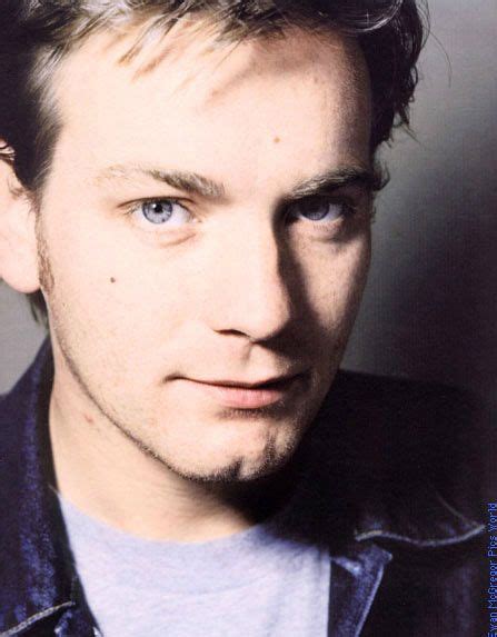 As for me, i'm supposed to meet ewan mcgregor somewhere in the bowels of this cavernous hall. young ewan mcgregor - Google Search | Ewan mcgregor young ...