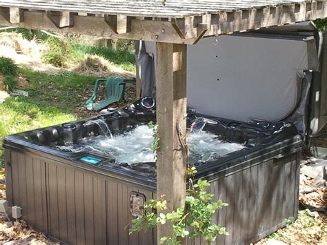 Jacuzzi & whirlpool bathtub repair refinishing can easily bring your jacuzzi tub back to life. KCI Expo Center hot tub & swim spa blowout expo - Kansas ...