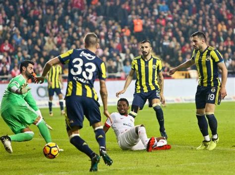 Antalyaspor son dakika haberlerini ve güncel bilgileri buradan hemen okuyabilirsiniz. Antalyaspor - Fenerbahçe: 0-1