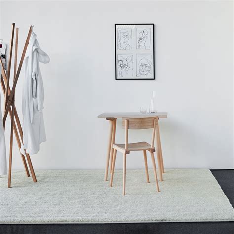 Der in fünf natürlichen farbnuancen erhältliche teppich, kombiniert die bewährte tisca qualität mit der schönheit und und besonderen haptik des werkstoffes leinen. Teppich COSY TWIN von Tisca auf DECO.de