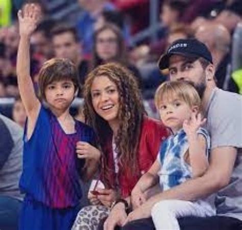 Shakira Le Ofrece A Piqué 50 Mdp Para Quedarse Con La Custodia De Sus