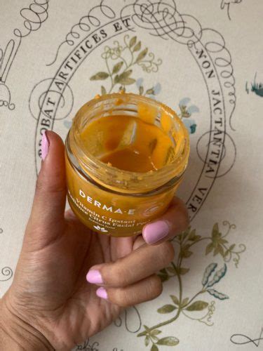 Derma e uses the best natural ingredients to create hydrating day and night creams, moisturizers, sunscreens and more. Derma-E Vitamin C Concentrated Serum | Canadian Beauty
