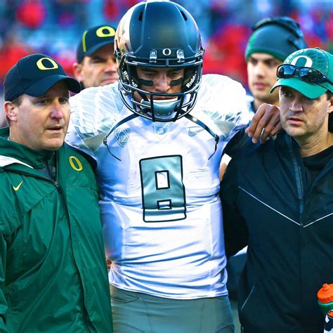 Marcus Mariota Injury Updates On Oregon Qbs Head And Recovery News