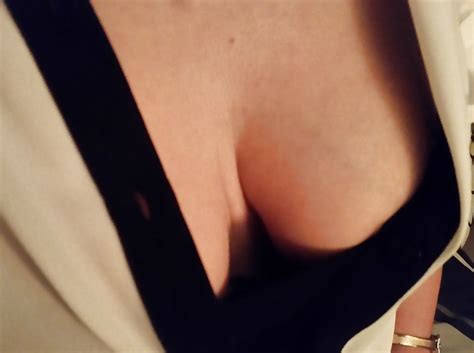 Open Blouse And Vest Top Cleavage 4 Pics Xhamster