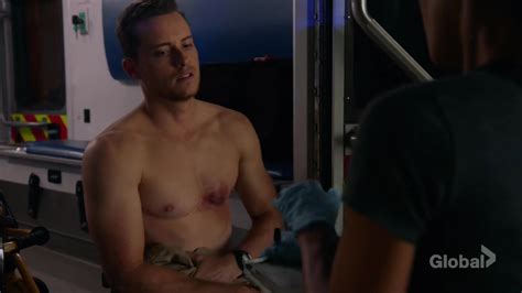 AusCAPS Jesse Lee Soffer Shirtless In Chicago PD 6 02 Endings 3