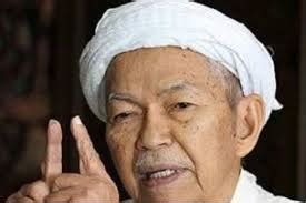 Kisah warak tok guru nik aziz walaupun 20 tahun jadi menteri besar kelantan ustaz shamsuri ahmad. Perlu Diserapkan Pemikiran Tok Guru Nik Aziz Dalam Setiap ...
