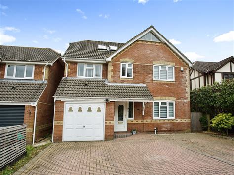 5 Bed Detached House For Sale In Southwood Gardens Locks Heath