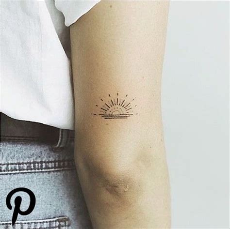 Kleine Sonnen Tattoos Sch Ne Sonnen Tattoo Ideen Tattoos Small