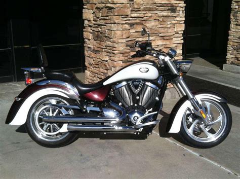 2009 victory kingpin® tour pictures, prices, information, and specifications. Buy 2009 Victory Kingpin Cruiser on 2040-motos