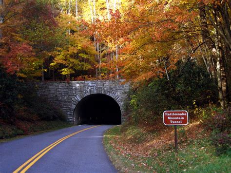 Explore over 2,986 vacation rentals close to nearby attractions! Fantastic Fall Season in the Great Smoky Mountains 38 PICS