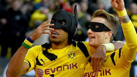 We link to the best sources from around the world. Pierre-Emerick Aubameyang and Toni Kroos bicker over goal ...