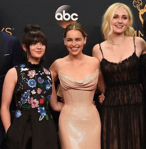 Game Of Thrones Sophie Turner And Maisie Williams Call Emilia Clarke A