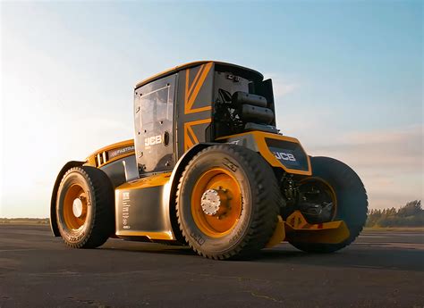 Modified Jcb Fastrac Two Is Now Officially The Worlds Fastest Tractor
