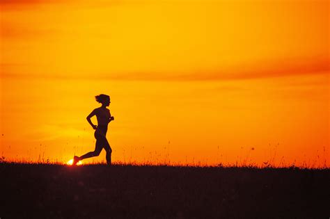 Morning Vs Evening Runs Which Are Better Canadian Running Magazine