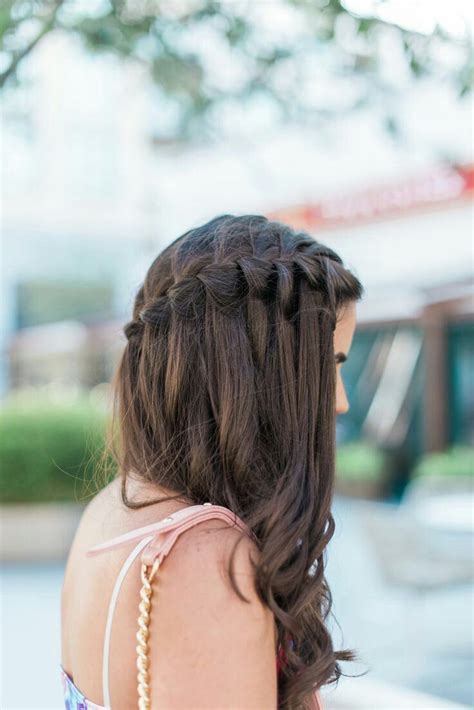 This hairstyle can bring a completely different aura and add a charm to your look.it goes well on straight hair, short hair, long hair or curl or wave which gives you a perfect look for any. Waterfall Hairstyle Peinados Hair Braided Hairstyles Hair ...
