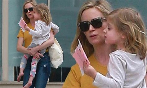 Emily Blunt Carries Takeaway Lunch And Daughter Hazel Daily Mail Online