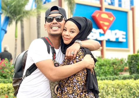 Blog gosip artis malaysia yang terbaru, sensasi dan panas. Shuib Jadi Penyanyi, Bakal Keluar Lagu Bersama Isteri ...