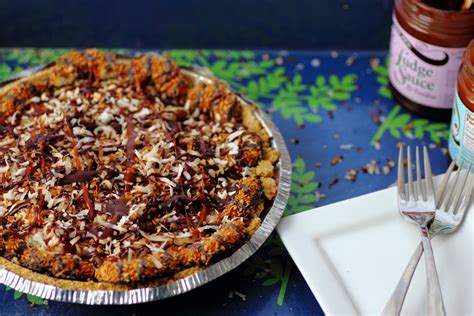 It's amazing just how good chocolate, caramel, and coconut is together. Samoa Ice Cream Pie - Pint Sized Baker